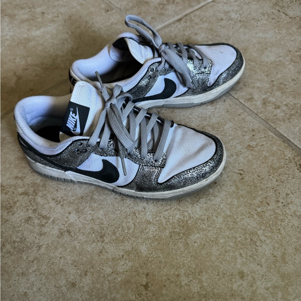 Nike Dunks Metallic size 7.5 women’s